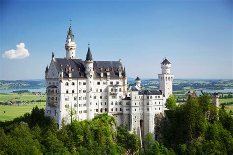 Neuschwanstein Castle · Free Stock Photo