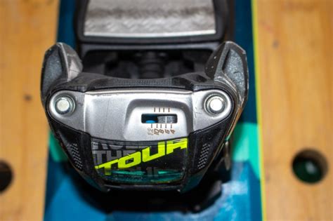 How to adjust ski bindings in 10 easy steps - The Manual