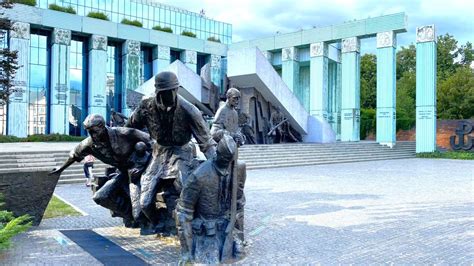 Warsaw Uprising Monument | Walking Warsaw