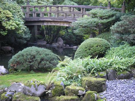 A Slice of Heaven - Japanese Garden, Portland, Oregon • McCool Travel