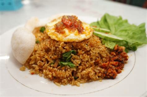 Nasi Hijau "SP" dan Godaan Nasi Goreng Salai Tongkol