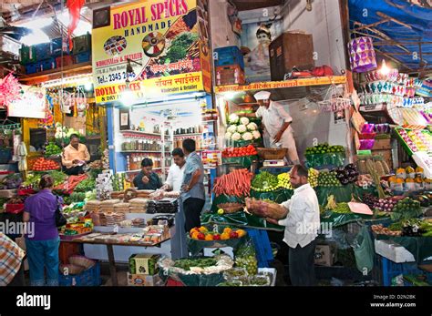 Mumbai ( Bombay ) India Crawford Market Greengrocer fruits Stock Photo ...