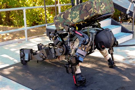 Robotics Company Sarcos Unveils its Line of Fully-Powered Exoskeletons | Digital Trends