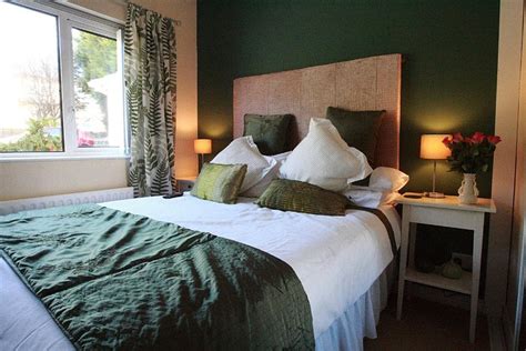 ELAGH VIEW BED & BREAKFAST - Prices & Guest house Reviews (Derry ...