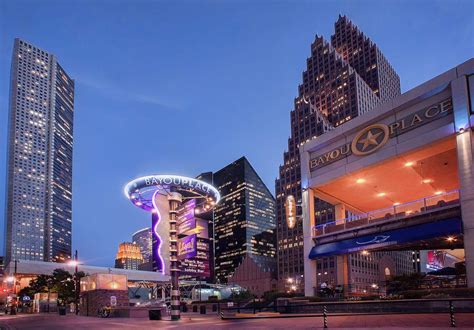 15 Best Things to Do in Downtown Houston - The Crazy Tourist (2022)