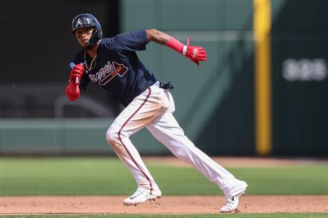 Braves appear to hand shortstop job to Orlando Arcia