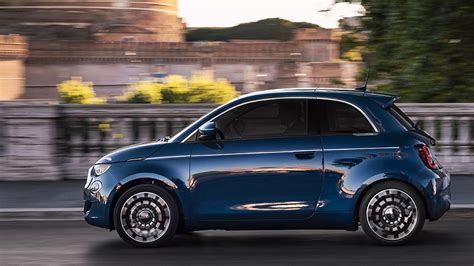 Electric Brio: The Fiat 500e Officially Returns to North America - Forbes Wheels