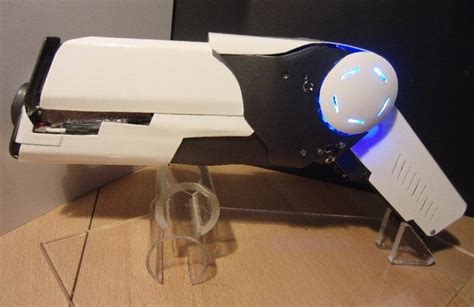 Gadget Lab Notes: DIY Laser Gun Melts All In Its Sight | WIRED