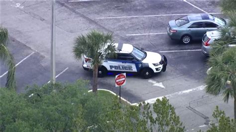 Coconut Creek Police give all clear after investigating bomb threat at Publix - WSVN 7News ...