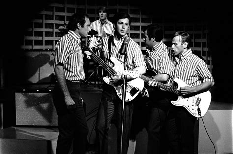 10 Best The Beach Boys Songs of All Time - Singersroom.com