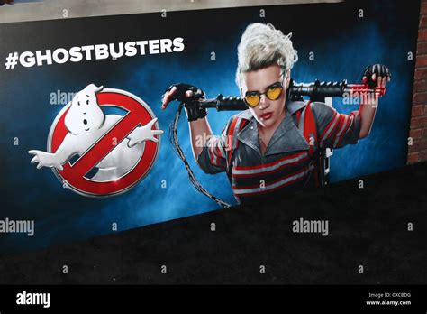 Kate mckinnon ghostbusters plakat -Fotos und -Bildmaterial in hoher Auflösung – Alamy