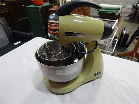 VINTAGE SUNBEAM HERITAGE SERIES MIXMASTER - Big Valley Auction