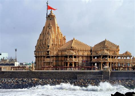 16 Best Places to Visit in Dwarka, Things to Do & Sightseeing (2024)