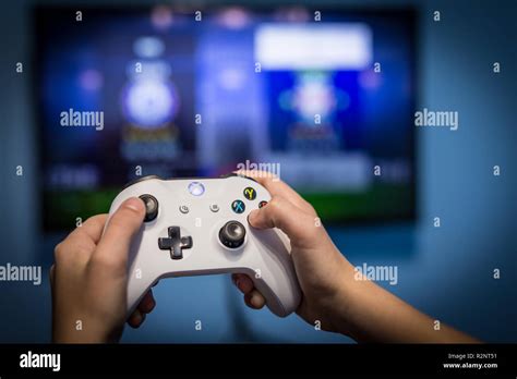 Boy on xbox one hi-res stock photography and images - Alamy