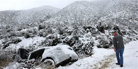 California Storm: 85K Households, Businesses Without Power in LA Area - Business Insider