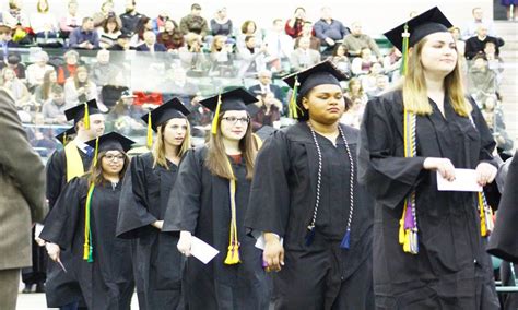 SUNY Oswego winter grads urged to ‘earn your luck’ | News | oswegocountynewsnow.com