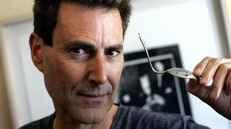 Psychic spoon-bender Uri Geller 'convinced' CIA | World News | Sky News