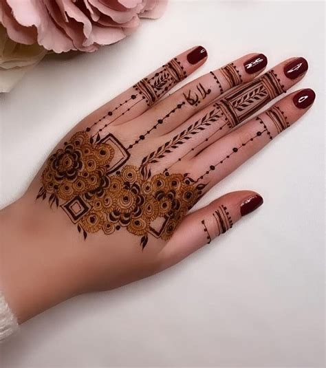 Simple Pakistani Mehndi Designs