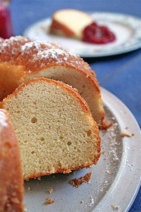 The World’s Easiest Cake (With Only 2 Ingredients) | Foodal