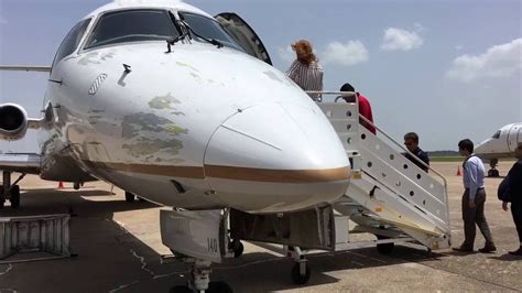 ExpressJet Embraer E145 Cockpit Tour - YouTube