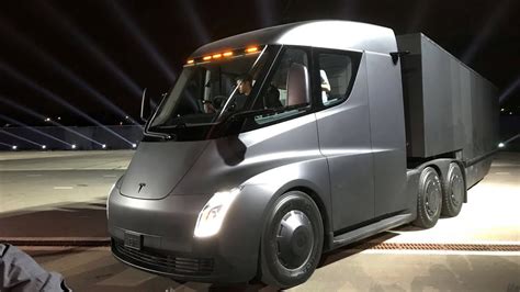 Elon Musk unveils new Tesla Semi electric truck - YouTube