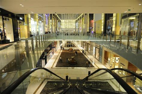 Dubai Mall Inside (1) | Downtown Dubai | Pictures | United Arab Emirates in Global-Geography