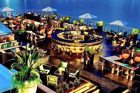 Lantern Bar at Fullerton Bay Hotel Singapore - Stunning Rooftop Bar Overlooking Marina Bay - Go ...