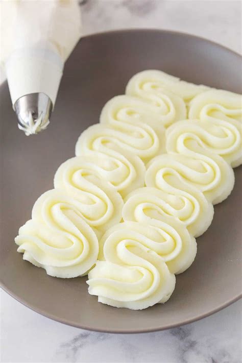 The Best Cream Cheese Frosting Recipe - Food Crazies