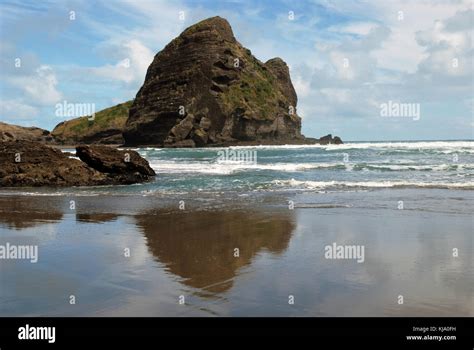 Piha Beach, New Zealand Stock Photo - Alamy