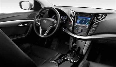 Hyundai i40 - first image revealed of VF wagon's interior