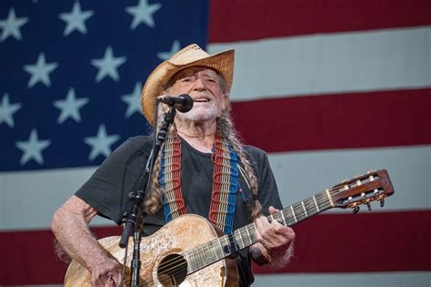 Willie Nelson celebrates July 4 with virtual picnic, new LP