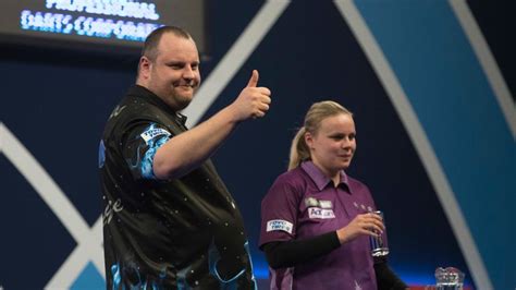 Anastasia Dobromyslova suffers World Darts Championship defeat to Ryan ...