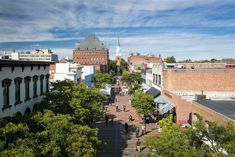 Scenes from Summer in Burlington, Vermont - New England Today