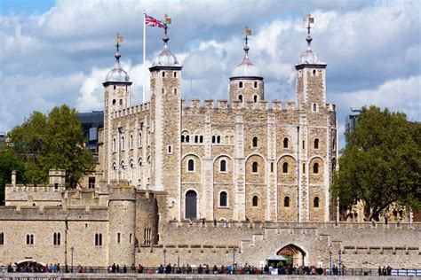 10 Top Tips for Visiting the Tower of London | Go Live Young