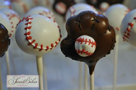 Pin de Cynthia Flores em Baseball cake pops