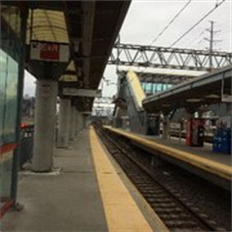 Stamford Train Station - 36 Photos & 44 Reviews - Train Stations - 30 S ...