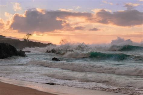 Waimea Bay Beach Park Sunset Stock Image - Image of hawaii, white: 88044033