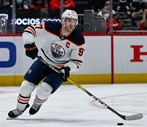 McDavid named NHL first star of the week for November 20-26