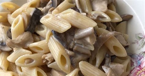 Wild mushrooms and cream pasta Recipe by Gaia Riva - Cookpad