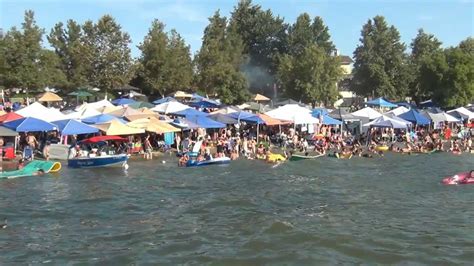 Canyon Lake, CA 4th Of July Lake View - YouTube