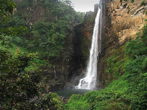 Bambarakanda Falls – Lanka Travel