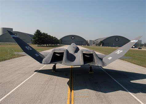 YF-23 Black Widow exhausts shaped to minimize heat signature.[2100x1500] : r/WeirdWings