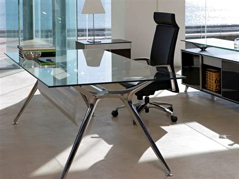 ARKITEK Rectangular glass office desk By ACTIU | design Alegre Design