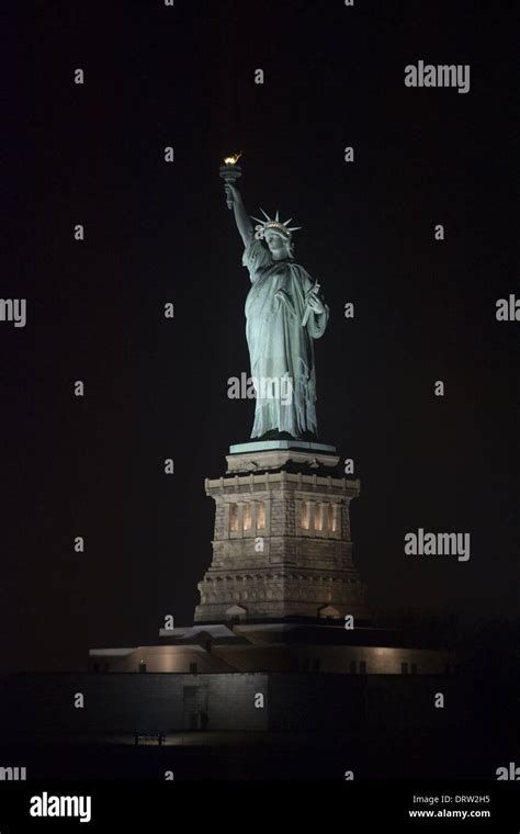 Statue of Liberty at night Stock Photo - Alamy