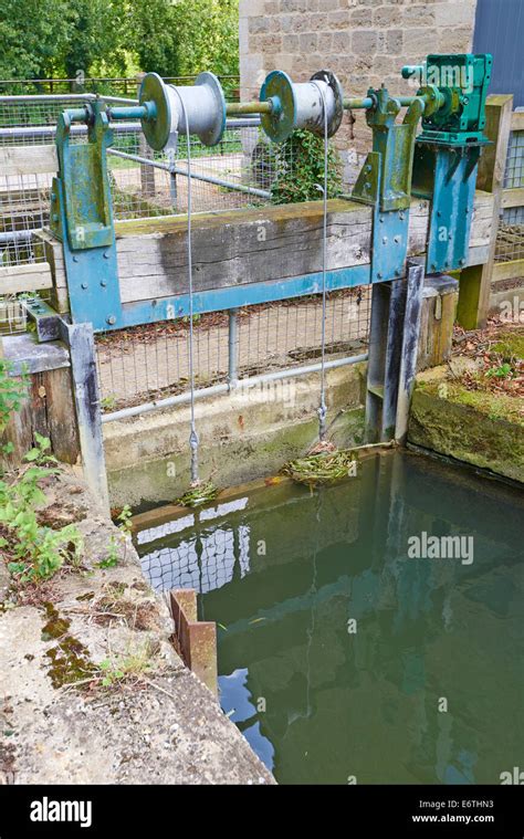 Warmington Mill Sluice Gate Warmington Northamptonshire Stock Photo - Alamy