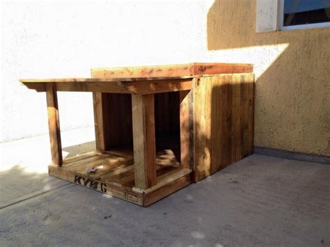 Pallet Wood House for Your Puppies | Pallet Ideas