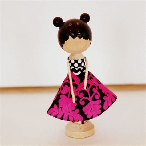 restlessrisa: CLOTHESPIN DOLL