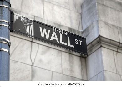 205,837 Wall street sign Images, Stock Photos & Vectors | Shutterstock