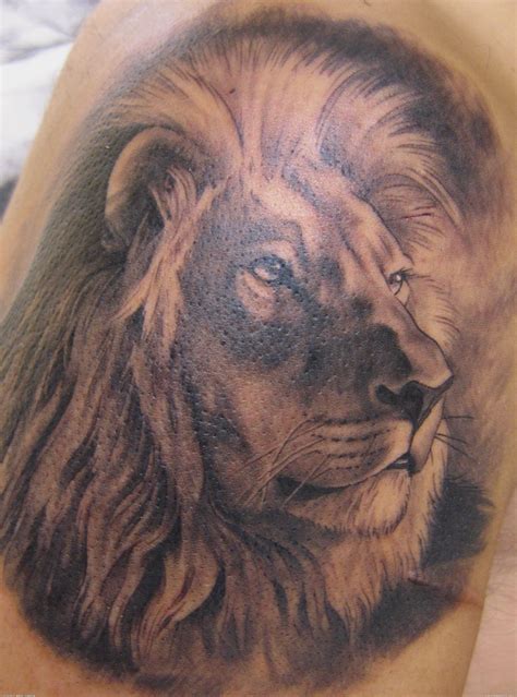 Realistic lion | Tatuajes de león, Tatuajes impresionantes, Arte