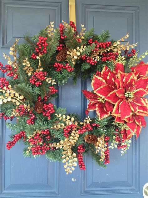 30+ Pretty Front Door Christmas Wreaths – HomeDecorish